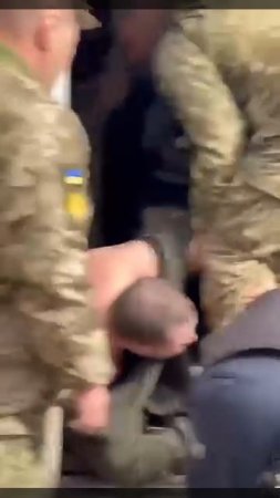 ❗🇺🇦🏴⚡Очередные кадры могилизации на Украине...