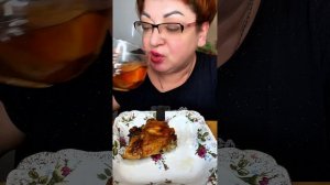 ОНА ОЧЕНЬ ВКУСНАЯ👍/НАМЫЛАСЬ ПОЛОВ,МОГУ ПОЗВОЛИТЬ СЕБЕ ВЫХОДНЫЕ/МУКБАНГ