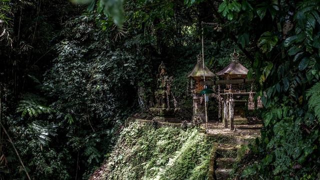 Постапокалиптическая мирная атмосфера и музыка, вдохновленные Last of Us с китайской приправой смотреть онлайн