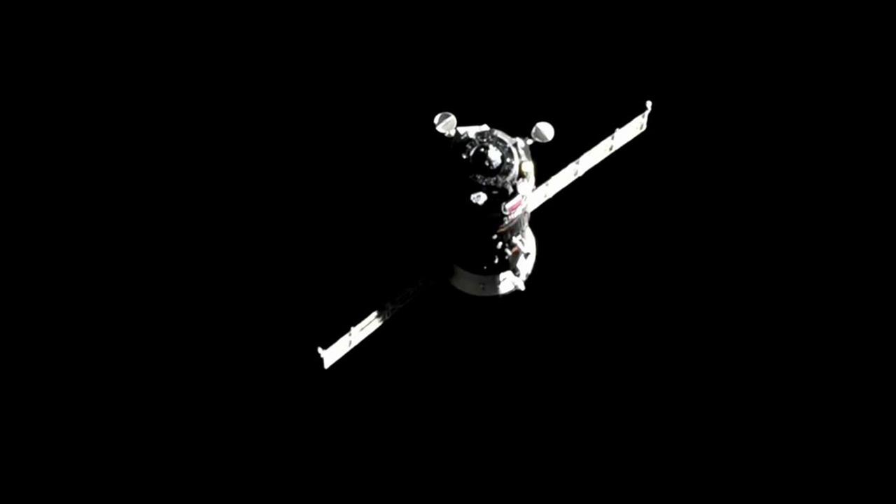 Грузовой космический корабль "Прогресс" пристыковался к МКС