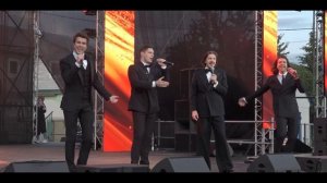 "От зари до зари"
Леонид Овруцкий и группа "Кватро"