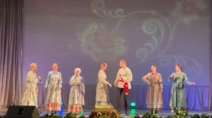 "Под окном широким!" поёт Народный ансамбль р.п. "Золотой ларец" Солисты Л. Иванова и С. Благодарный