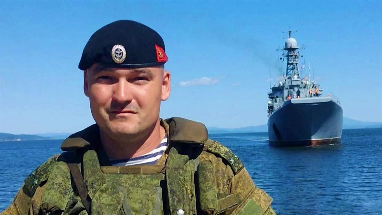 Заместитель главнокомандующего ВМФ Михаил Гудков посмертно награжден медалью "Золотая звезда"