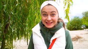 Играет и учит про осень с малышкой Марья и Марго