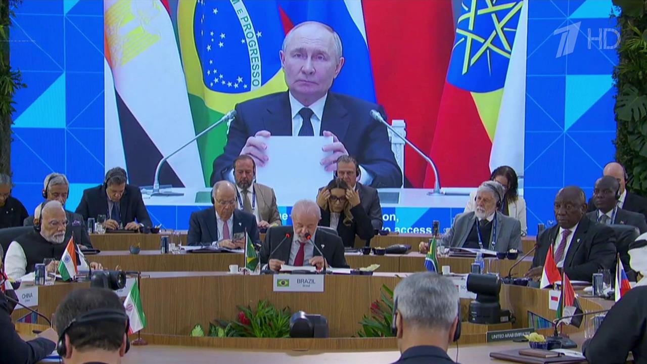 Владимир Путин в формате видеоконференции участвует в пленарном заседании саммита БРИКС