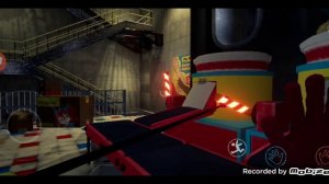 играю в Поппи плейтайм
