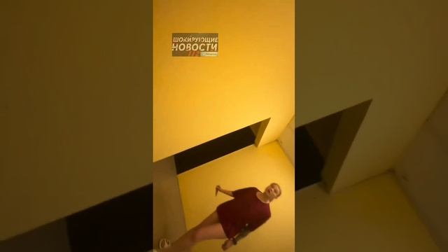 Девушка с ножом кидалась на соседей во Владивостоке.

Всё произошло в доме по улице Адмирала Горшков