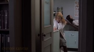 Социально замкнутый мужчина начинает встречаться с куклой