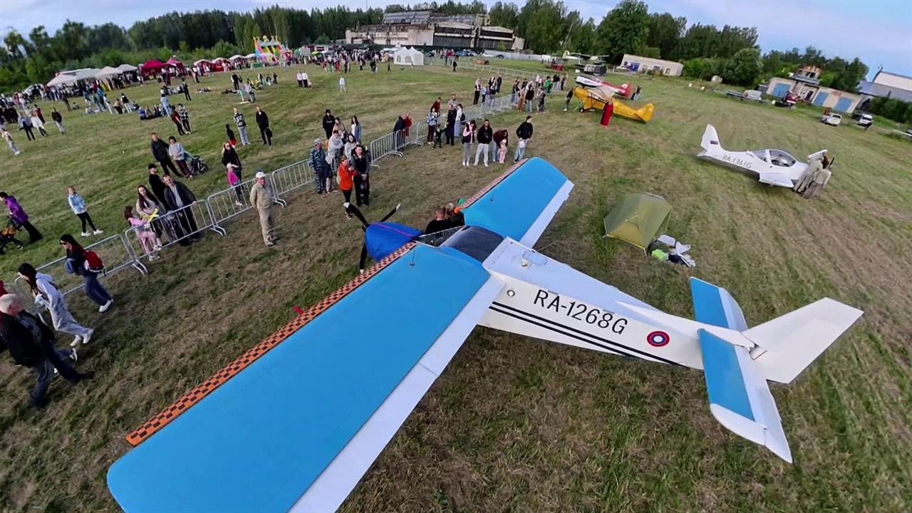 Атмосферный авиафестиваль и Кубок России по парашютному спорту прошли под Рыбинском