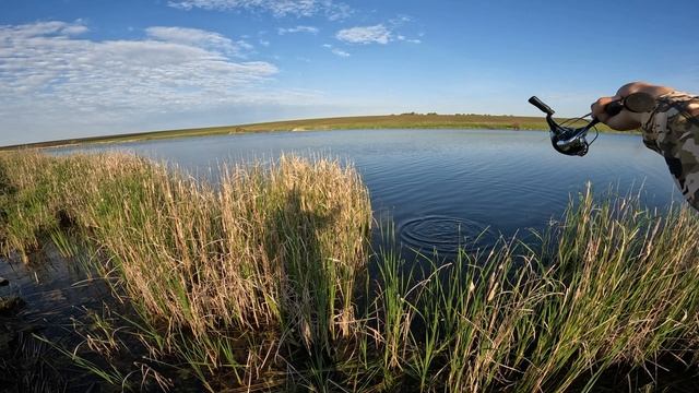 На деревенском озере с ультралайтом. Микроджиг на Breaden Kabin-700cs.