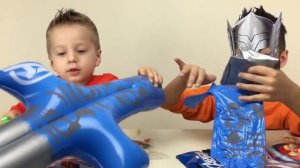 Мечи Супер Героев. Открываем пакеты Мстители Avengers Видео для детей Надувные Игрушки