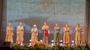 "За тихой рекою!", поёт Народный ансамбль русской песни "Золотой ларец"! Солистка Л. Иванова