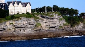 дворец на берегу