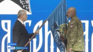 Командир казачьей бригады «Терек» получил боевое знамя с личной подписью президента