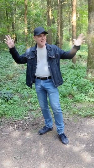 Лесная прогулка 😄
Константин Пахомов "Мне хочется надеяться".