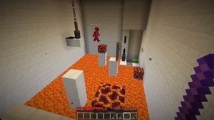 мы играем в паркур с друзьями