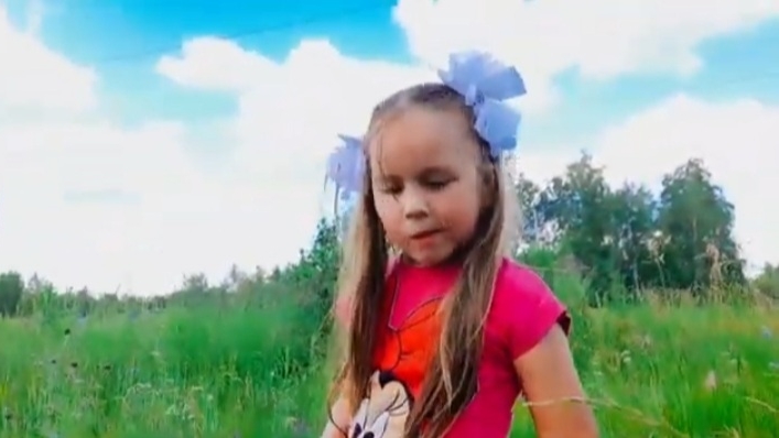 Насобирали клубнику в лесу. Букет от поклонника..Меняю стиль...Жизнь в деревне.