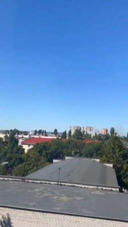 Российские "шахеды" нанесли удар по зданию украинского военкомата (ТЦК) в Кременчуге.