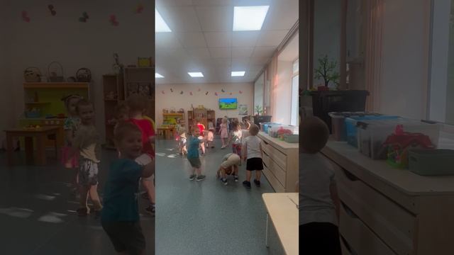 Володя 3,11 года на зарядке в детском саду. смотреть онлайн