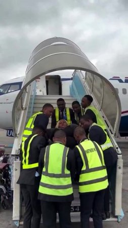Американская бодипозитивщица не смогла сама попасть в самолёт