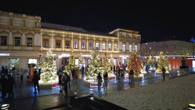 Moscow Christmas walk tour. From Stoleshnikov lane to  Bolshoi Theater