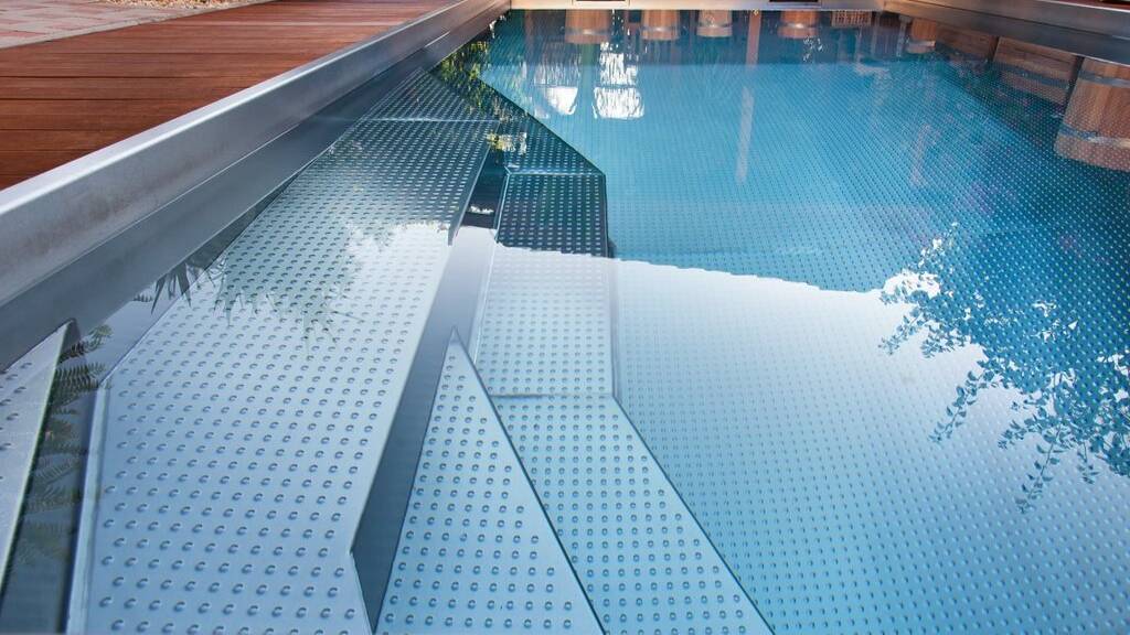 Бассейн смотреть онлайн