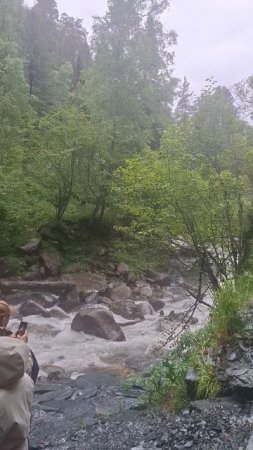 Водопад Корбу на Телецком озере: величие и красота Алтая 💦🏞️