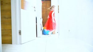 Марго хочет быть выше и пойти на бал Margo wants to be taller