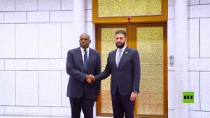 أحمد الشرع يستقبل وزير خارجية بريطانيا في دمشق