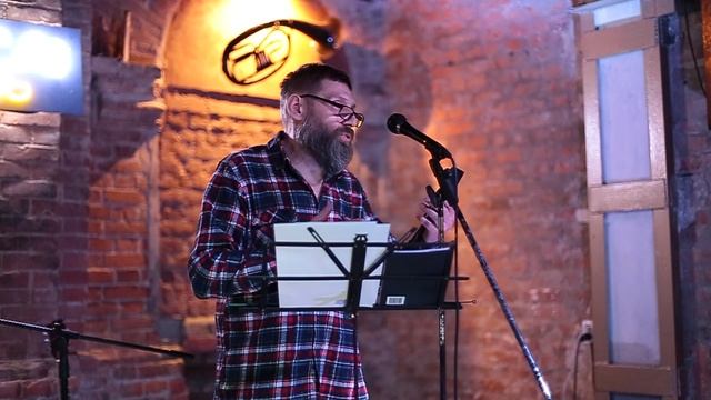 а жизнь продолжается