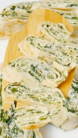 закуска, рулет из лаваша с сыром и зеленью
