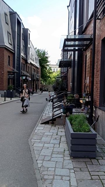 Уютный дворик для фотосессии, проезд Аэропорта, 8с17, Москва. 05.07.2025 (15:18). Чапаевский переул