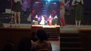 Девочки мои поют