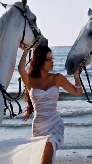 Красивая ДЕВУШКА  Красивая ЖЕНЩИНА  НЕЙРОСЕТЬ  создает ВИДЕО