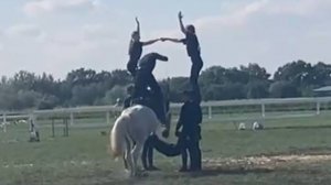 Трюки воспитанников конно-спортивного клуба им. Балабанова