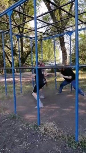 💪Загнан в угол, но сильный духом к сопротивлению.