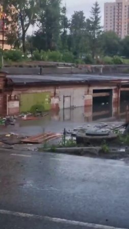 Тюмень превратилась в Венецию после ливневого дождя (3)