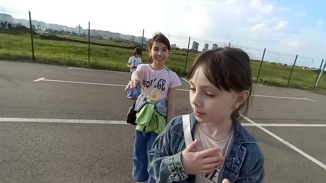 Катя геймер управляет НАШЕЙ ЖИЗНЬЮ !