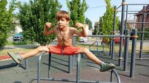 "Если хочешь быть здоров... "   Знакомство с Русланом.