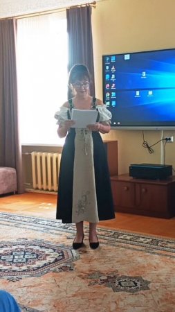 Поэтесса Александра Кокорина - Велисанья - читает свои стихи