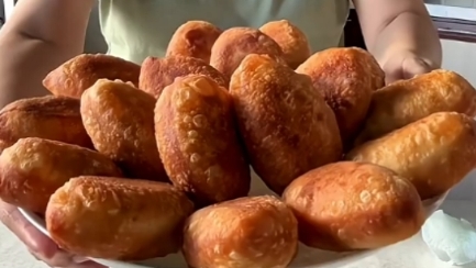ПИРОЖКИ на кефире как у Бабушки...🥐🍶😋    Рецепт в описании ✍️
