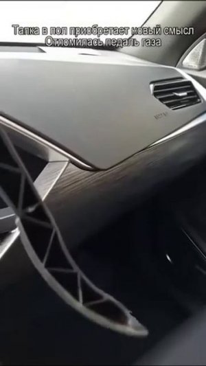 2025 Счастливый владелец китайца «Geely» едва не разложился на кольце из-за мелочи — у китайца на хо