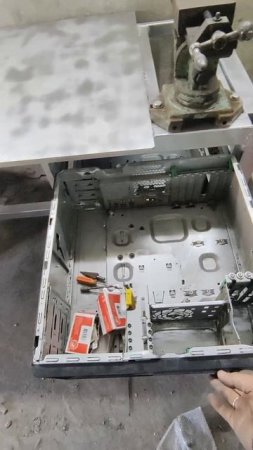 У сисадмина ящики в гараже от hewlett packard!!