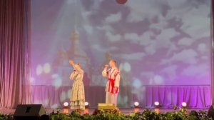 "Ромашка белая!", поют Лариса Иванова и Сергей Благодарный