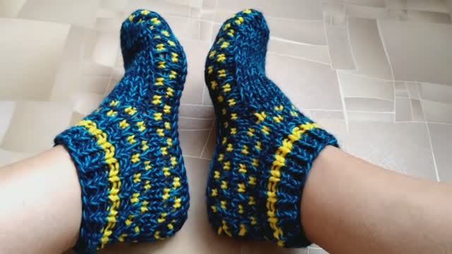 Носки-следки на двух спицах,узор Крапинки,быстро и легко вяжем.На ноге сидят замечательно!