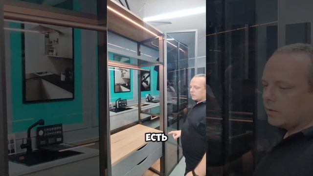 Стеклянная гардеробная NUOMI. Стеклянные шкафы для одежды.