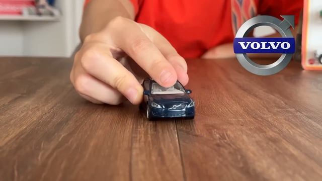 Марк распаковывает литые машинки - Hot Wheels, Majorette, Matchbox scale 1_64 смотреть онлайн