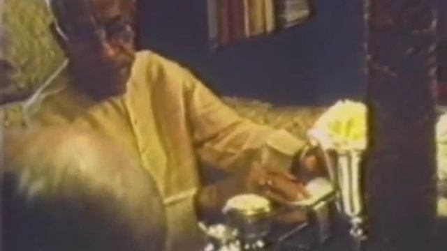 Шрила Прабхупада - Сначала книги