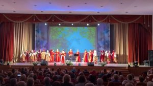 "Земля Родная!" поёт мастер сцены Алёна Ларькина, юбилейный вечер