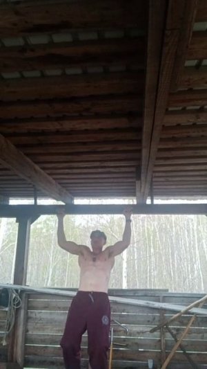 Подтянулся на свежем воздухе 👍🔥